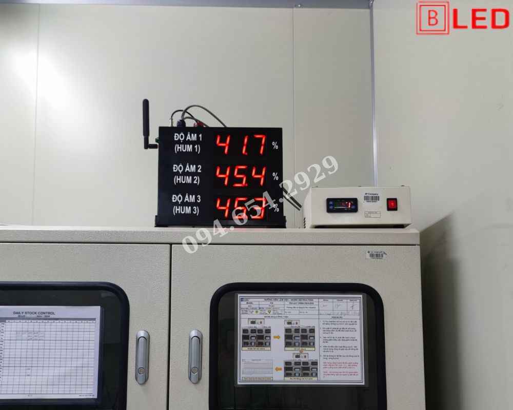 Bảng led nhiệt độ độ ẩm kết nối wifi 
