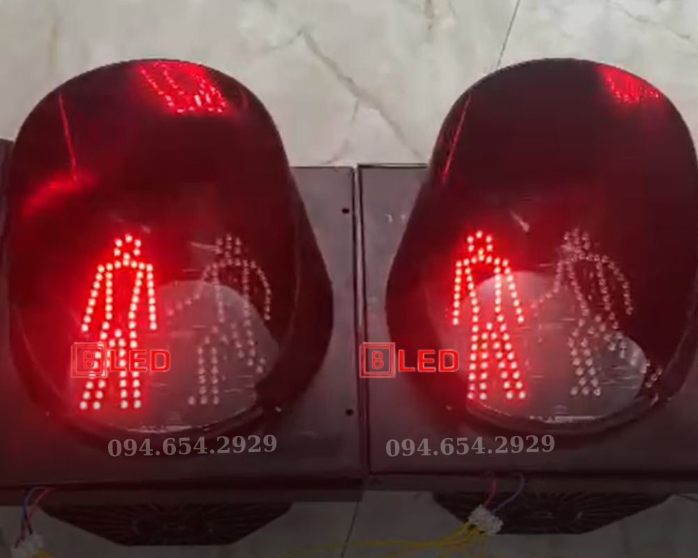 den tin hieu giao thong di bo d300 01