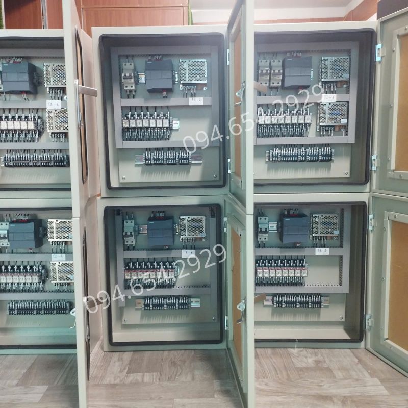 Tủ điều khiển đèn tín hiệu giao thông PLC S7-1200 Siemens 1 Tủ điều khiển đèn tín hiệu giao thông PLC S7-1200 Siemens