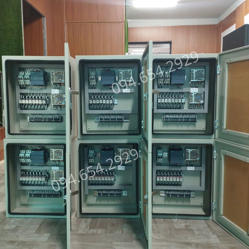 Tủ điều khiển đèn tín hiệu sát hạch