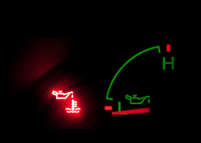 Đèn báo nguy hiểm trên xe ô tô