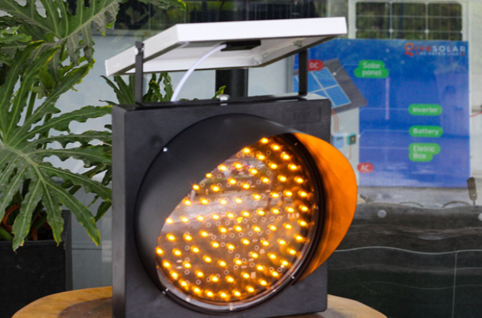Đèn LED cảnh báo giao thông năng lượng mặt trời TL1001