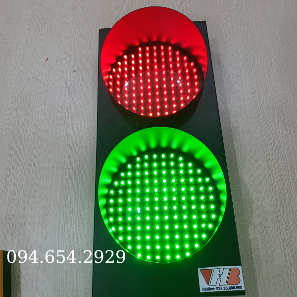 Hình 1:Đèn giao thông 2 màu xanh đỏ D200