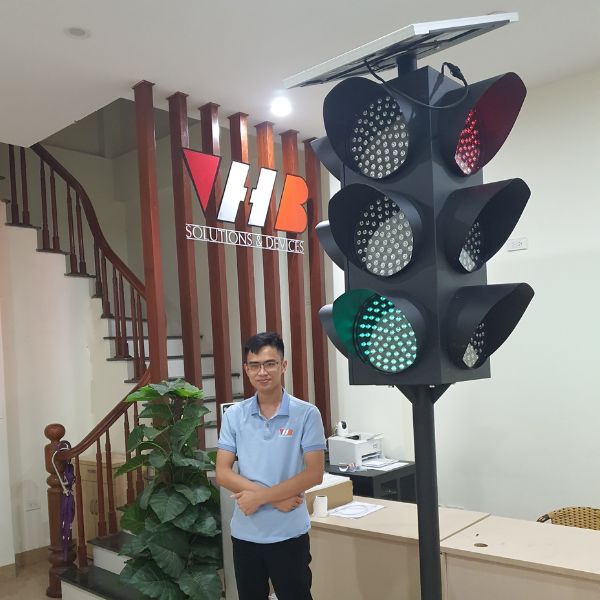 Đèn giao thông năng lượng mặt trời