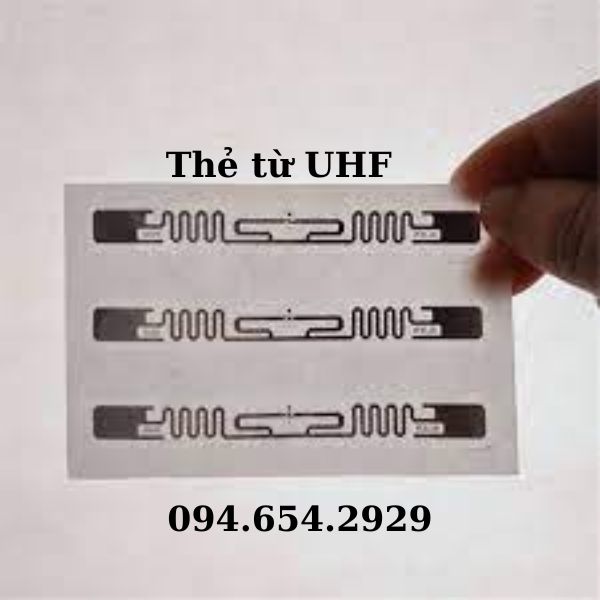 Hình 1: Thẻ từ UHF cho bãi xe
