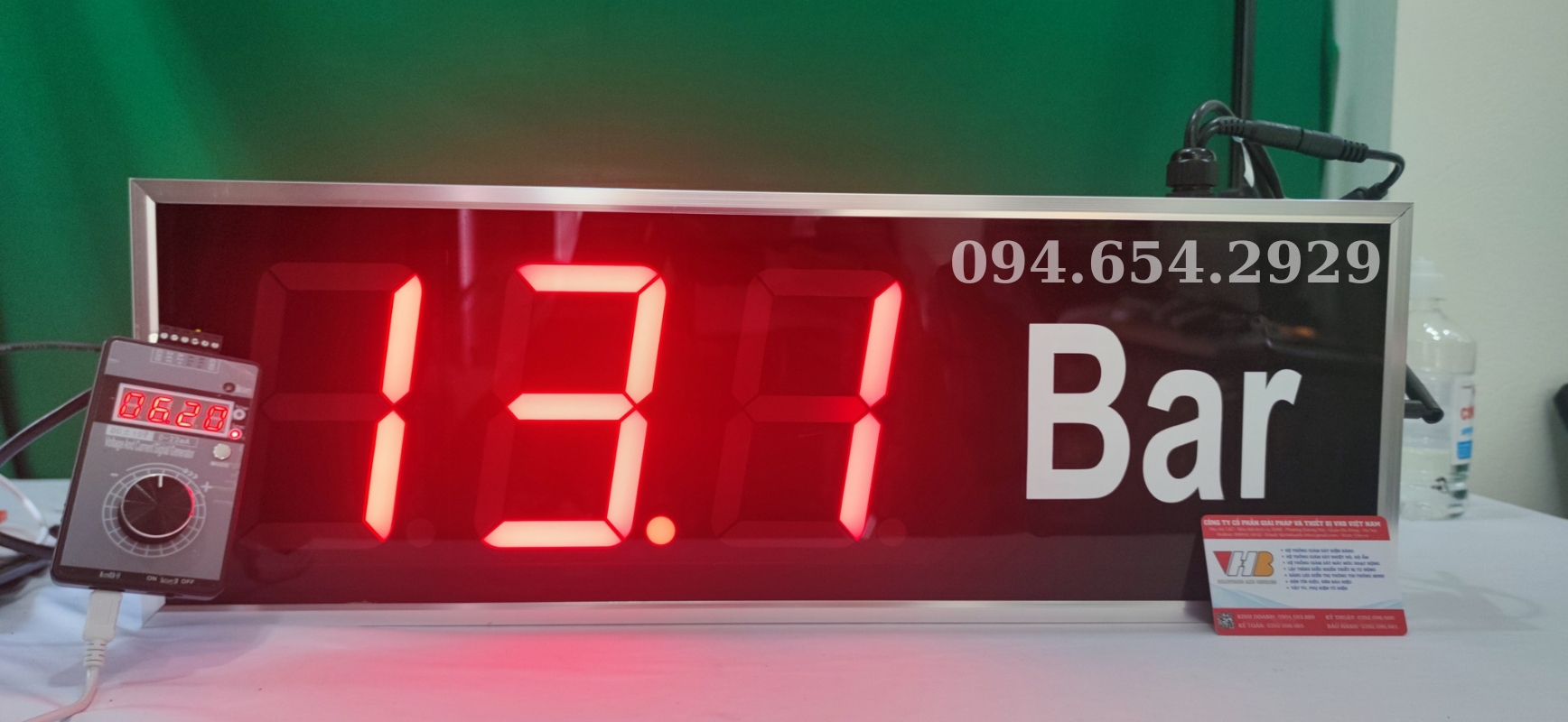Hình 2: Đồng hồ hiển thị áp suất, đồng hồ đo áp suất
