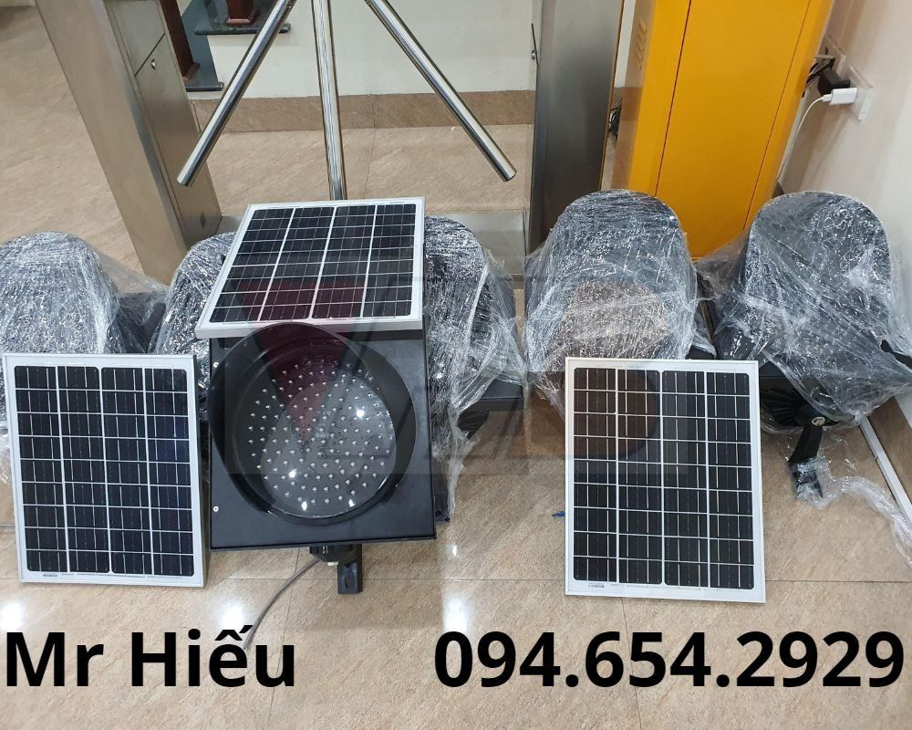 Đèn tín hiệu giao thông chớp vàng NLMT D300